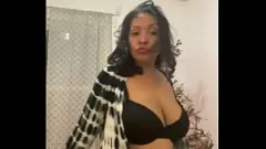 Redare Anna Maria Latina: O MILF seducătoare de Crăciun din arhive - Dominând cu farmecul ei sexy și matur