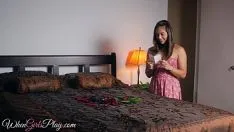 Oynat Günaydın Porno Filmleri Sevgilisi Hediyelerini Veriyor Ve Sevgilisi Onu Sikiyor