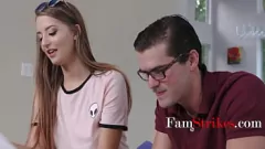 Afspelen Stiefzus Avery Adair kan geen genoeg krijgen van stiefbroer's grote lul