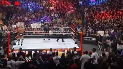 Oynat WWE Lezbiyen Güç Mücadelesi: CM Punk, The Rock'ın Am Yalamasına Karşı