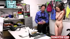 Oynat Petite esmer, hırsızlık yakaladı hardcore lanet